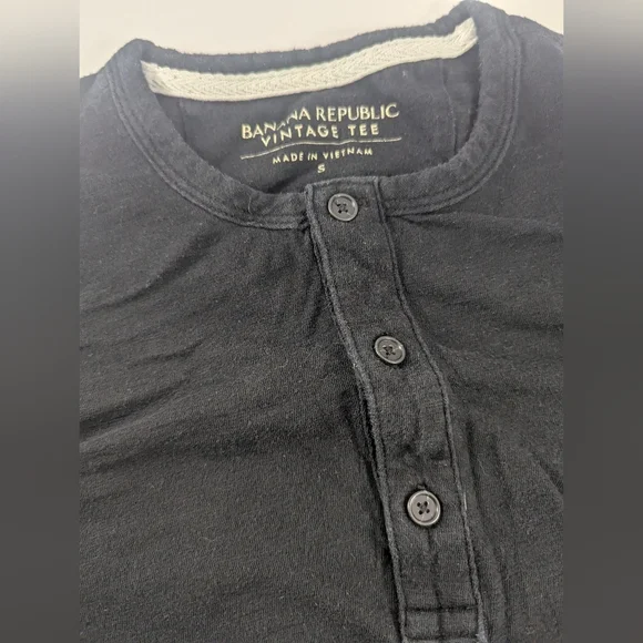 Lot Of 3 Banana Republic Men's Henley Shirt - Blue, Black, and Green - Picture 8 of 8